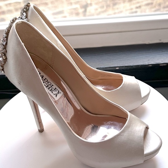 🌸BADGLEY MISCHKA🌸 Kiara Crystal Back Open Toe Pump  size 6.5 - Picture 7 of 16